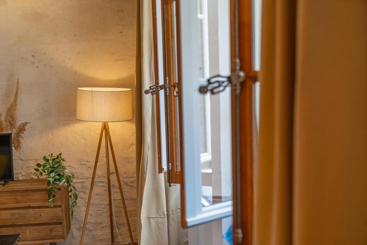 L'Elegance De La Pierre Au Pied De La Maison Carree - Une Nuit A Нім Екстер'єр фото